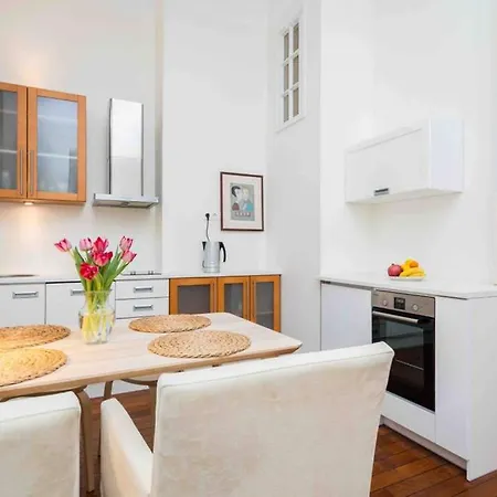 Location, Beautiful And Quiet Old Town Apt. Daire Tallinn