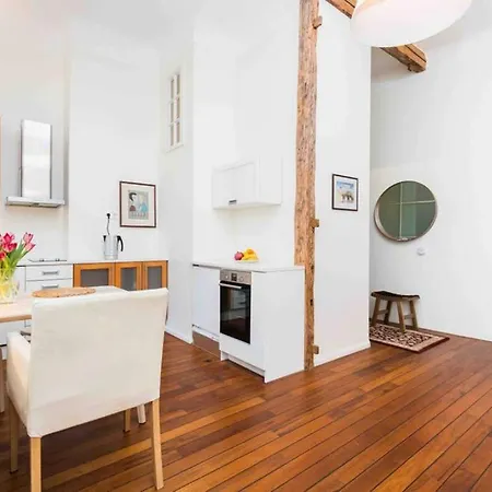 Daire Location, Beautiful And Quiet Old Town Apt. *