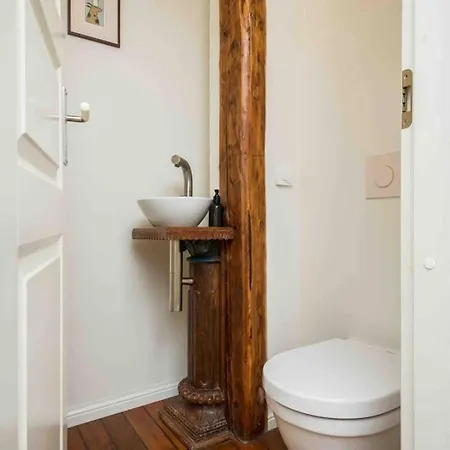 Daire Location, Beautiful And Quiet Old Town Apt. *