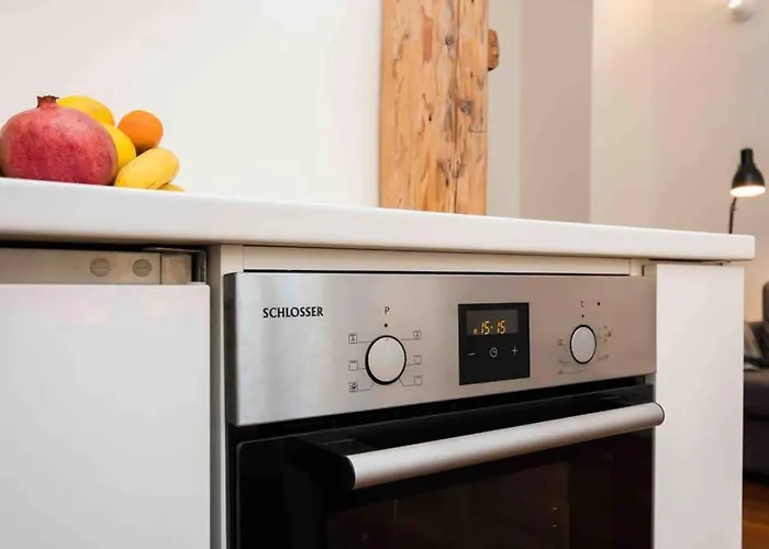 Апартаменти Location, Beautiful And Quiet Old Town Apt. Таллінн